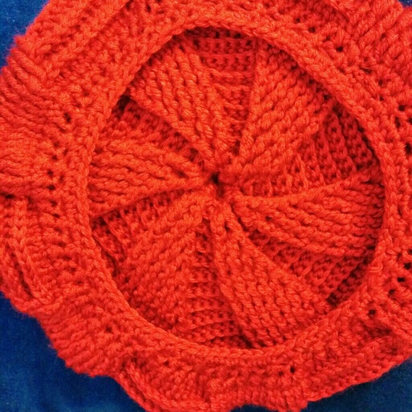 👵👒🎩🧢ALL HATS ON SALE👒 Red star crochet hat - Picture 7 of 8
